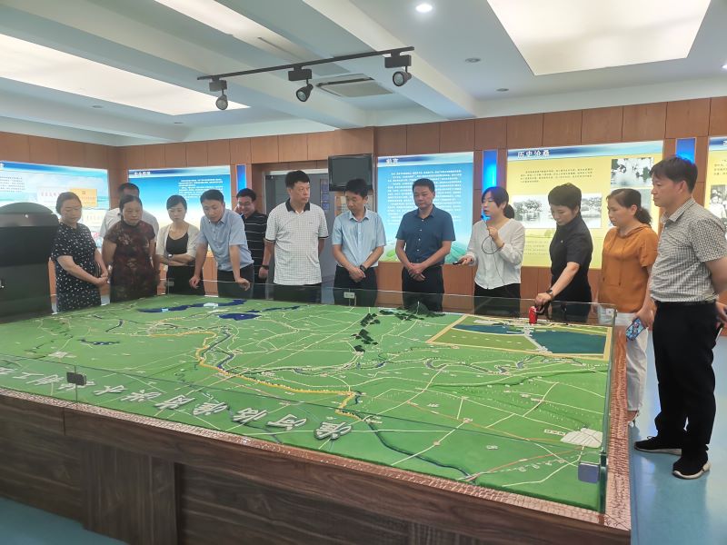 驻金寨县的市人大代表来我县调研农旅融合工作2.jpg